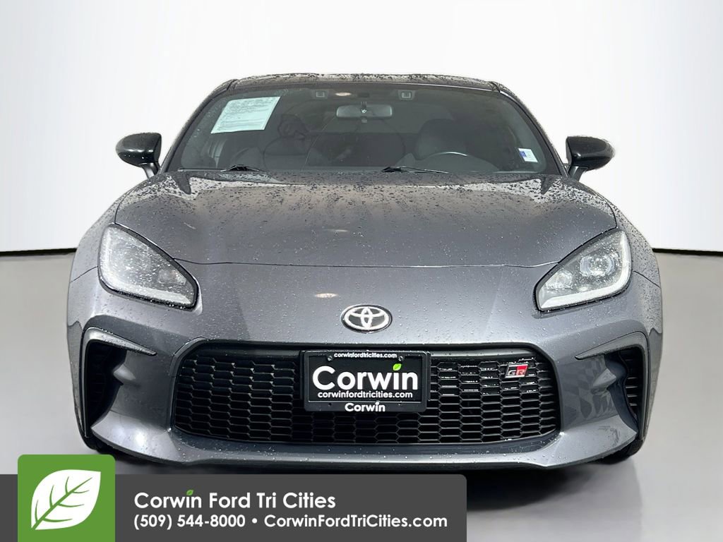 Used 2022 Toyota GR86 Base image 4