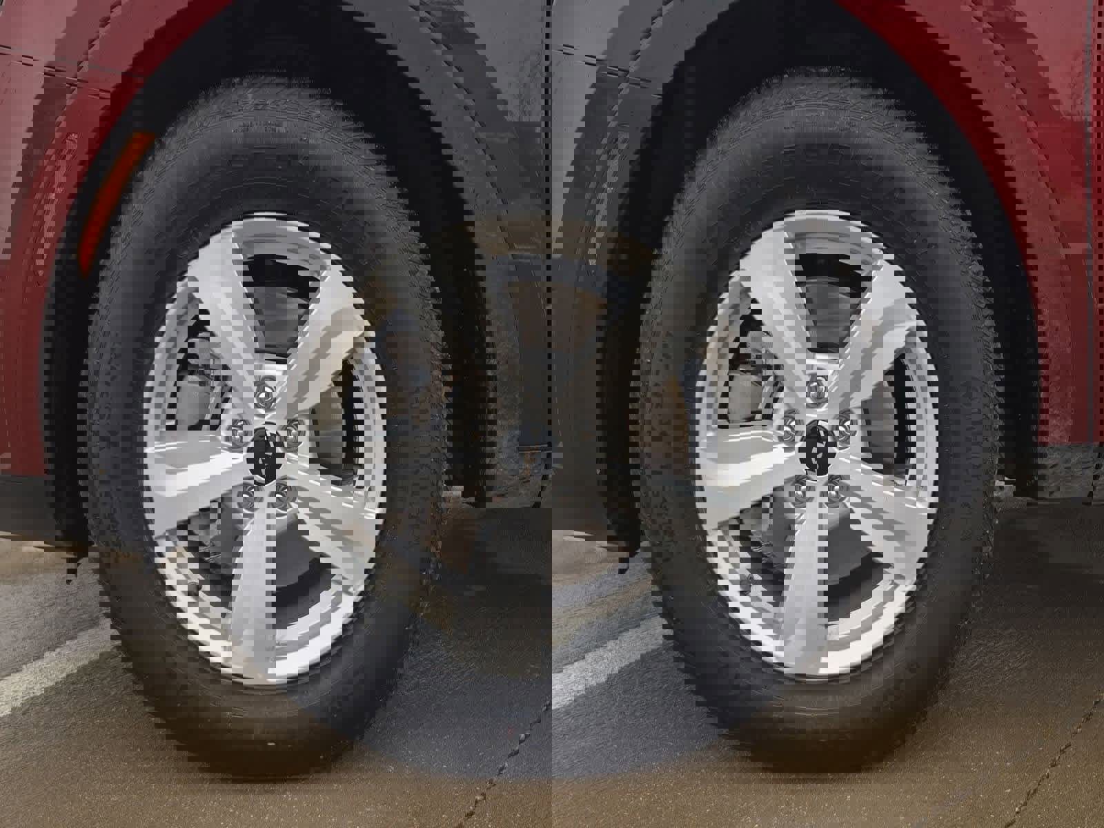 Certified 2025 Kia Sorento LX image 12