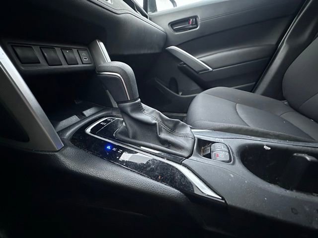 Used 2024 Toyota Corolla Cross LE w/ Moonroof Package image 16