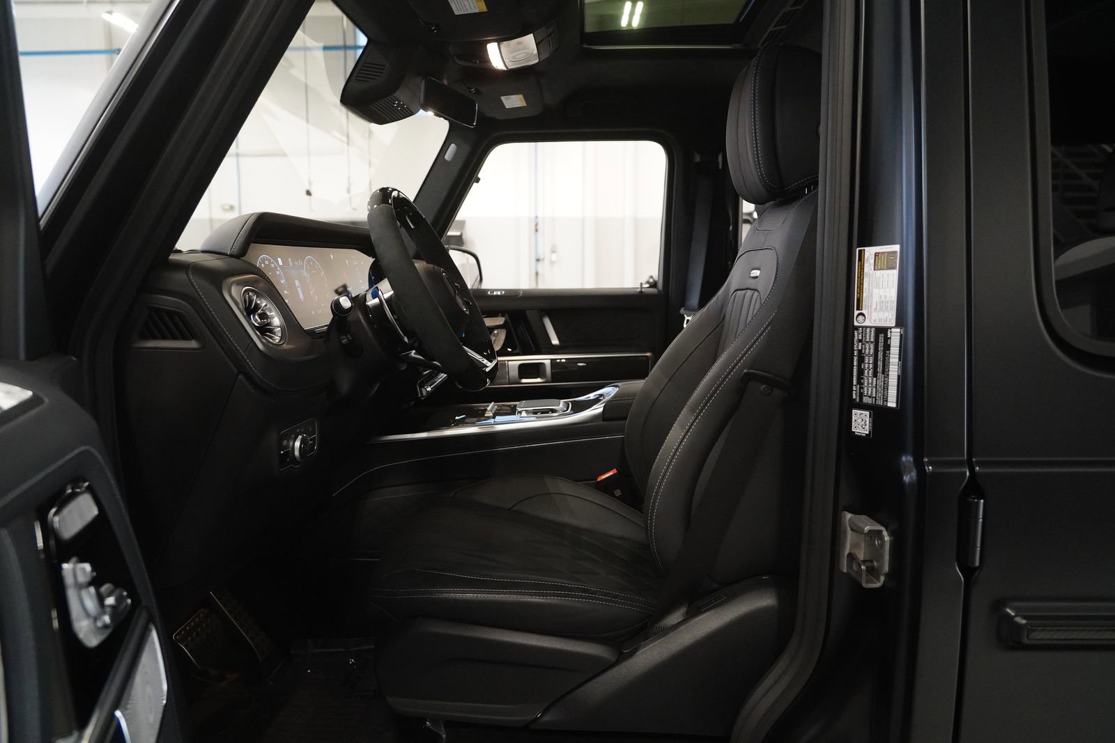 Used 2025 Mercedes-Benz G 63 AMG 4MATIC image 2