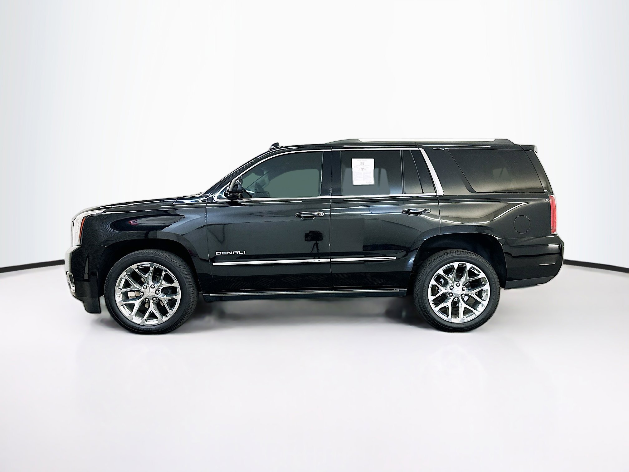 Used 2020 GMC Yukon Denali w/ Denali Premium Package image 4