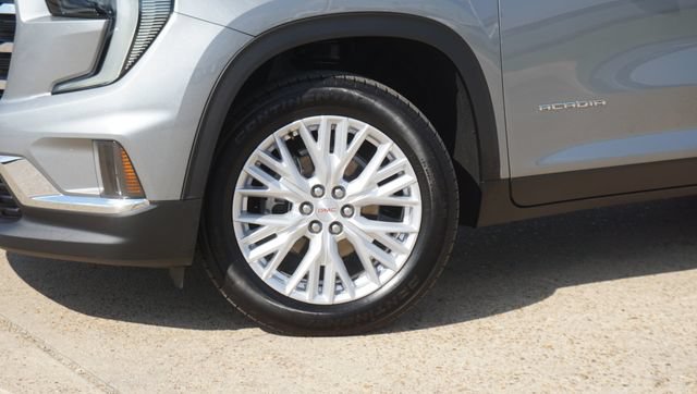 Certified 2026 GMC Acadia Elevation w/ Elevation Premium Package FWD image 2