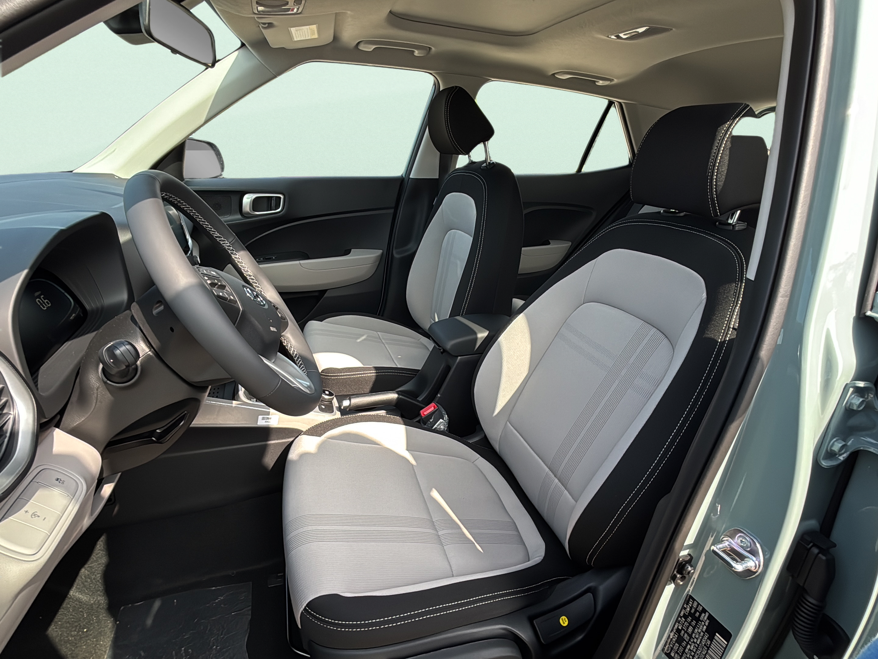 New 2026 Hyundai Venue SEL FWD image 19