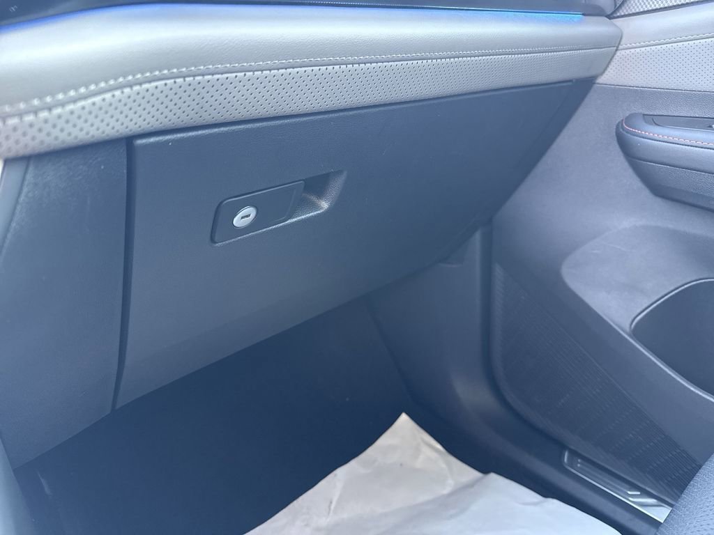 Used 2025 Volkswagen Atlas Peak Edition SE image 43