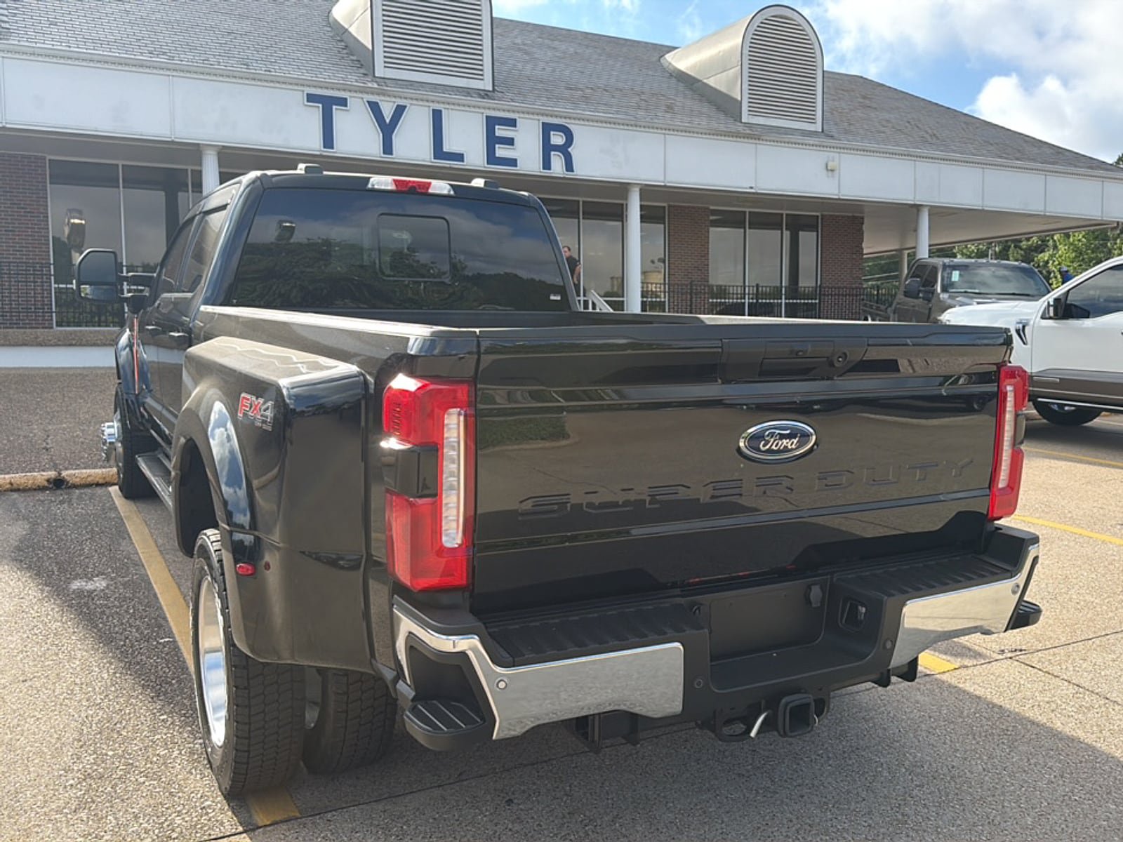 Used 2025 Ford F450 XLT w/ 360-Degree Camera Package AWD/4WD image 9