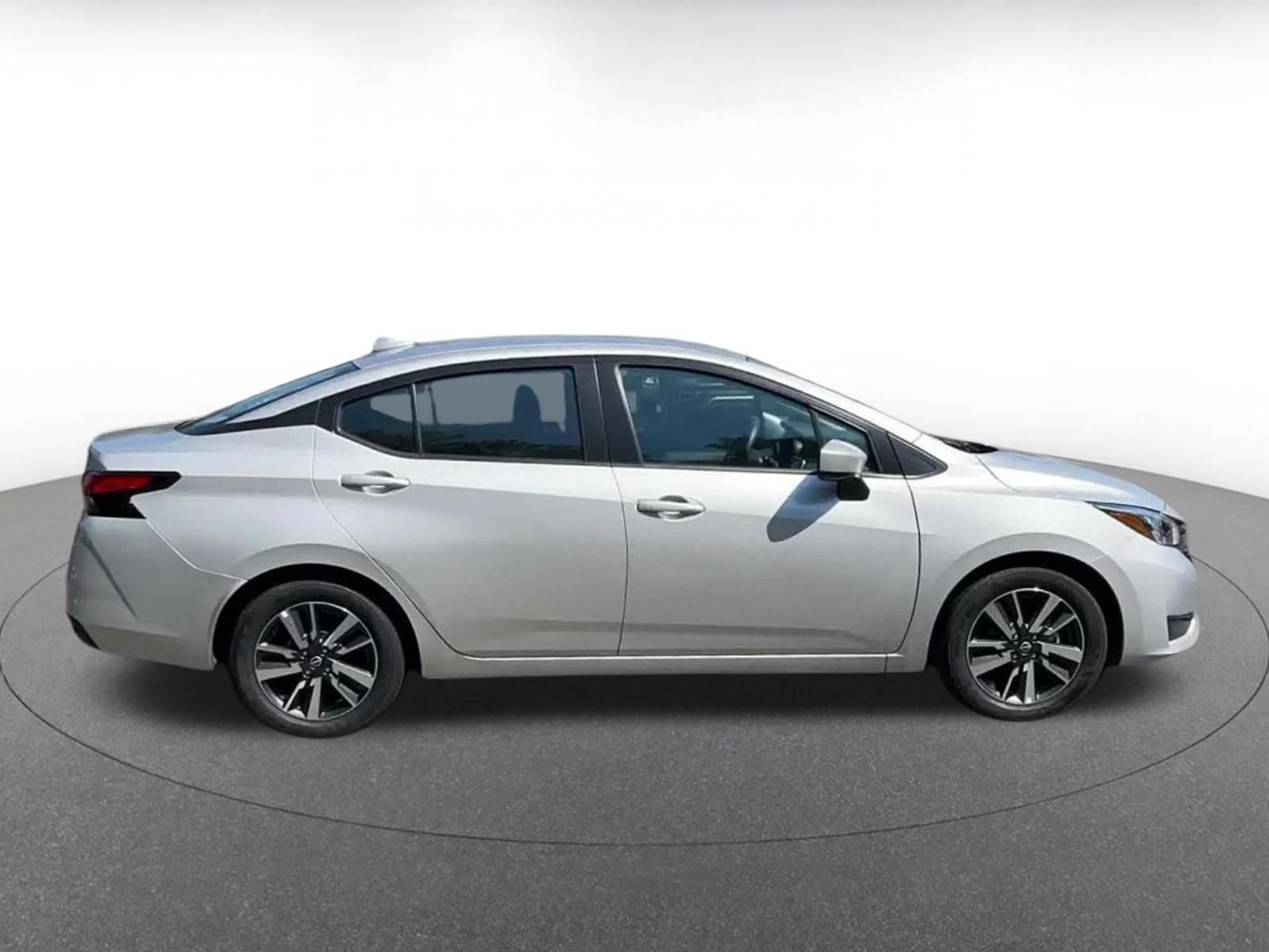 Used 2025 Nissan Versa SV FWD image 15