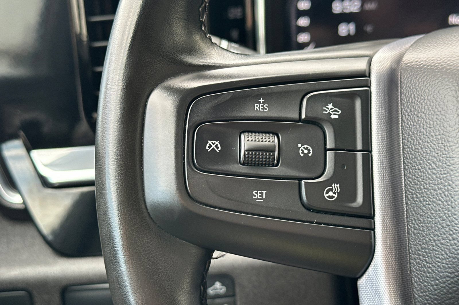 Certified 2024 GMC Sierra 1500 SLT RWD image 31