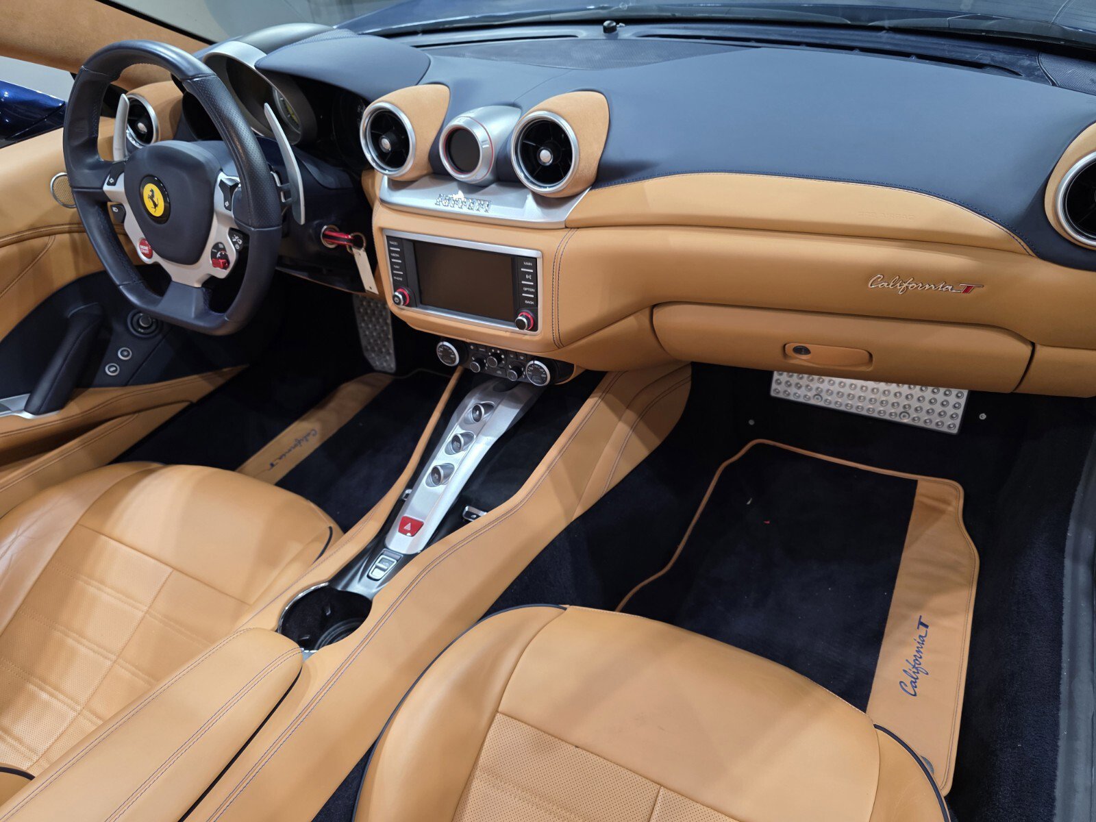 Used 2016 Ferrari California T image 28