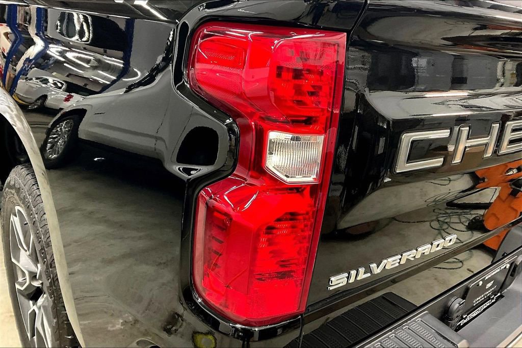 Used 2024 Chevrolet Silverado 1500 LT image 24
