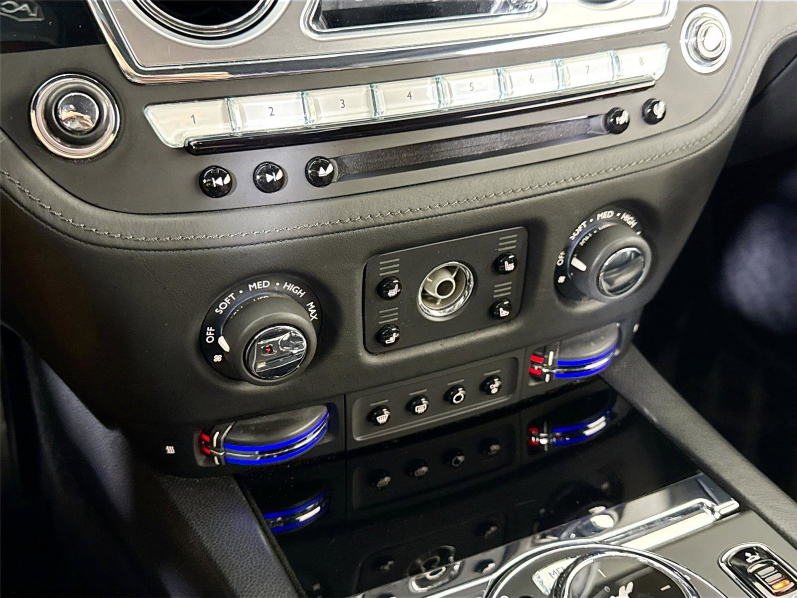 Used 2014 Rolls-Royce Wraith image 23