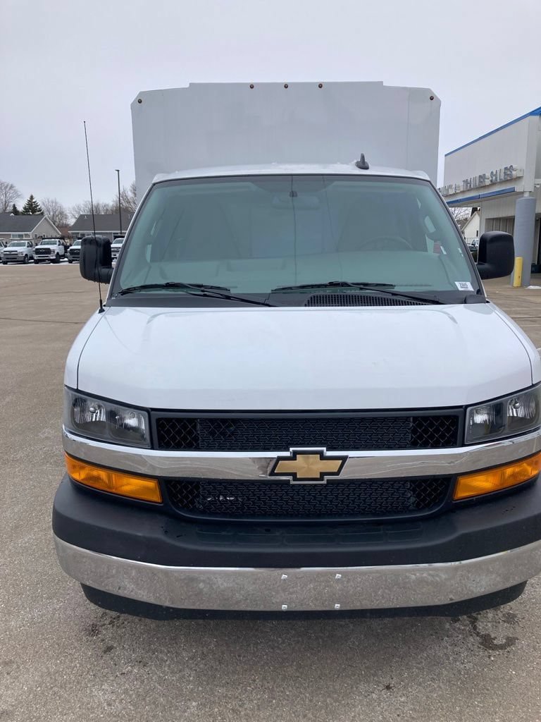 New 2025 Chevrolet Express 3500 w/ Power Convenience Package RWD image 4