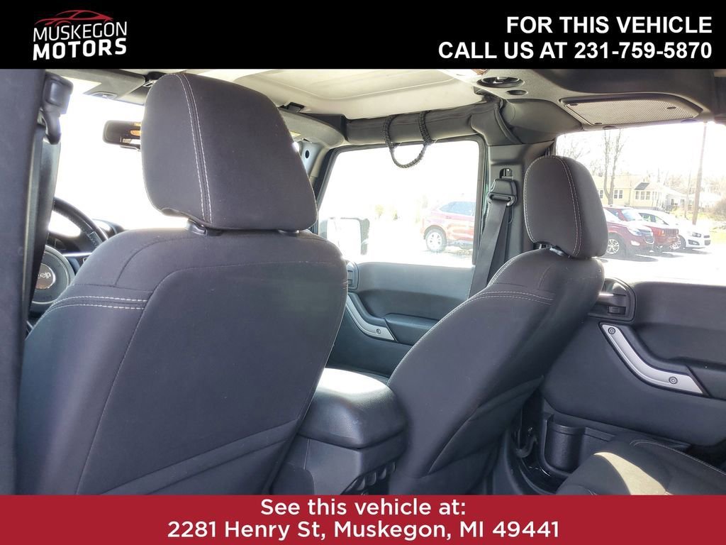 Used 2016 Jeep Wrangler Unlimited Sahara image 11