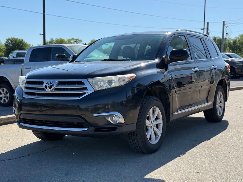 Used 2012 Toyota Highlander SE w/ Tow Pkg FWD image 2