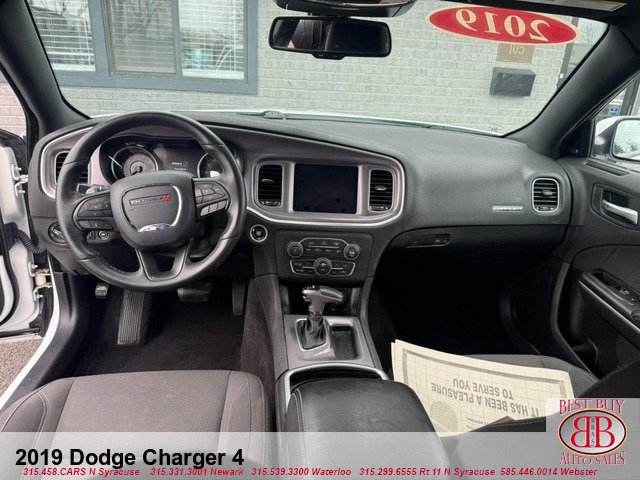 Used 2019 Dodge Charger SXT w/ Driver Confidence Group image 12