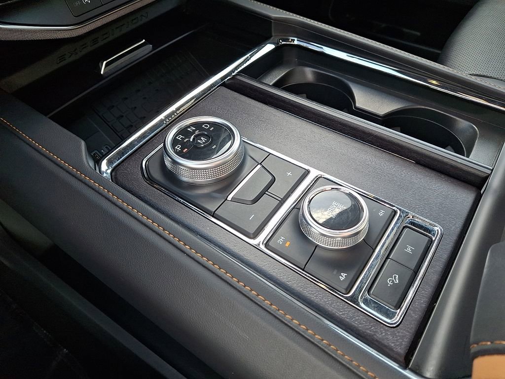 Certified 2024 Ford Expedition Max Platinum image 16