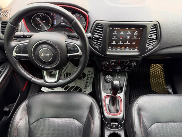 Used 2018 Jeep Compass Trailhawk w/ Leather Interior Group AWD/4WD image 3