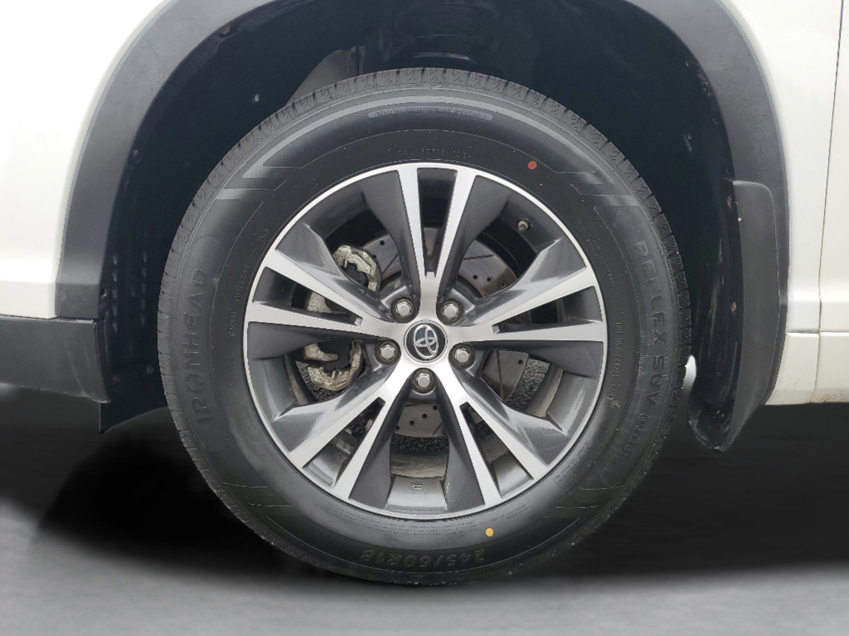 Used 2016 Toyota Highlander XLE AWD/4WD image 34