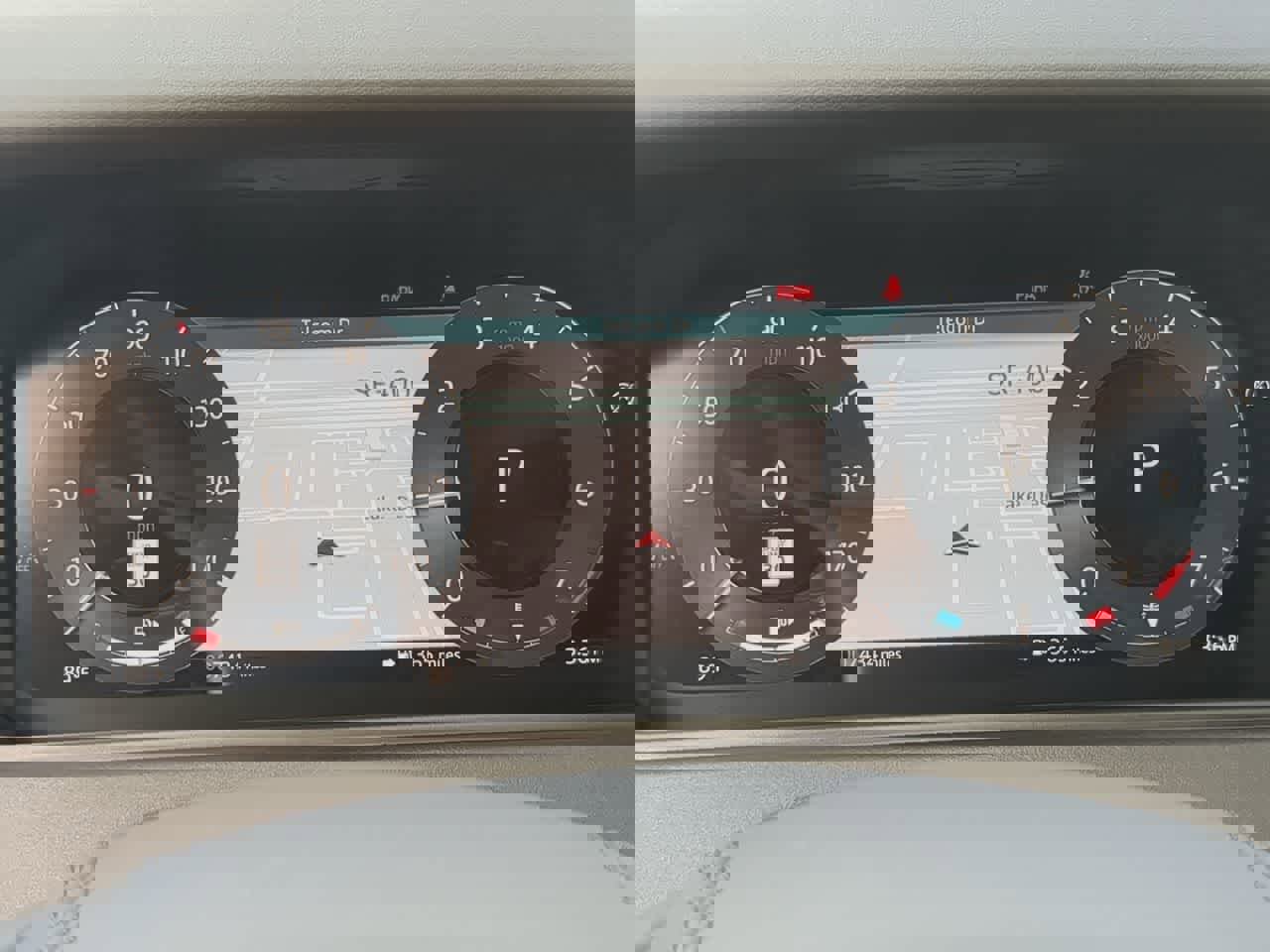 Certified 2026 Land Rover Range Rover Velar Dynamic SE image 35