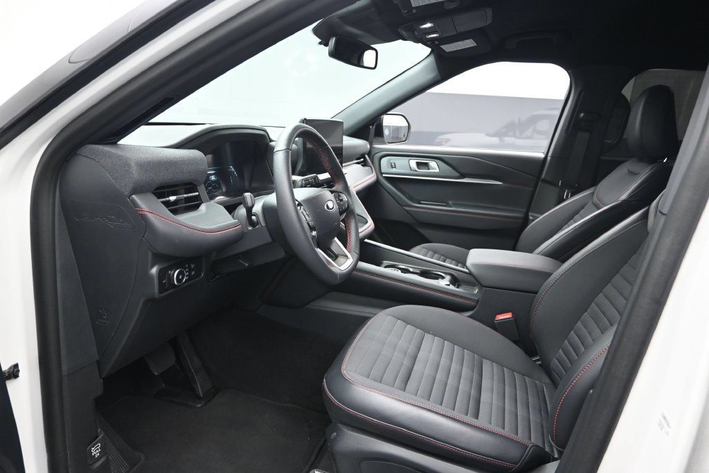 Used 2026 Ford Explorer ST-Line w/ ST-Line Street Pack RWD image 10