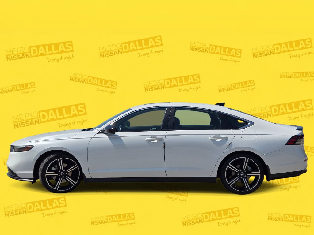 Used 2023 Honda Accord Sport image 3