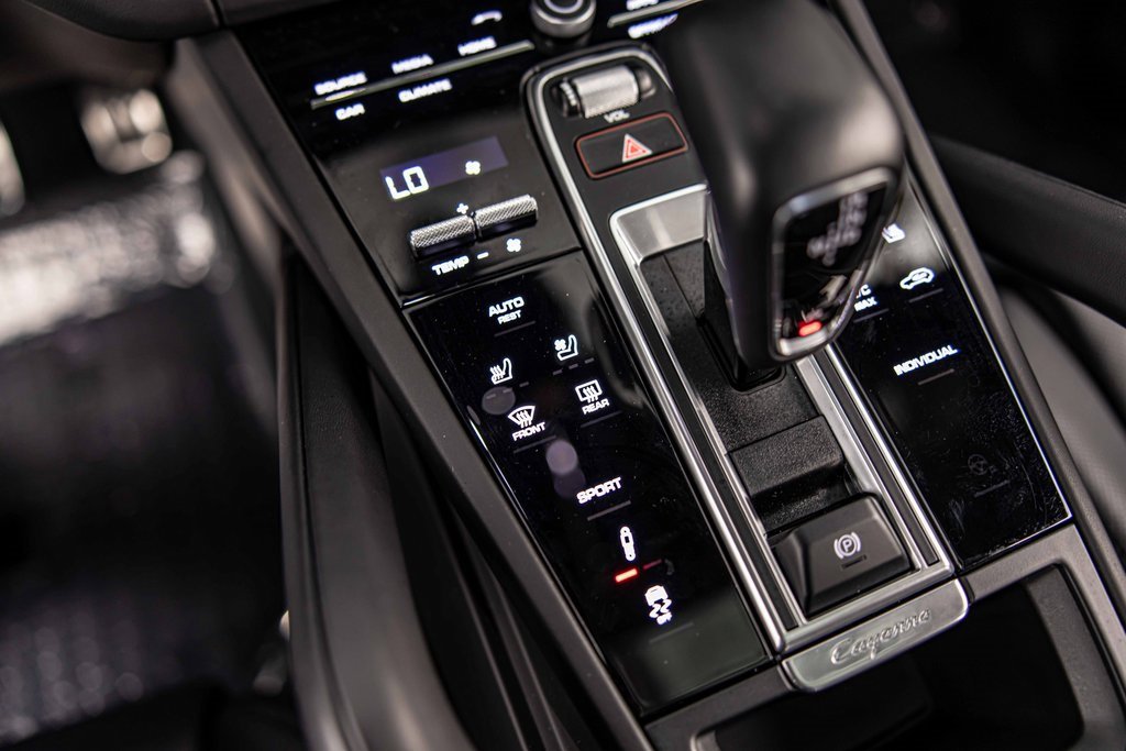Used 2022 Porsche Cayenne S Platinum image 29