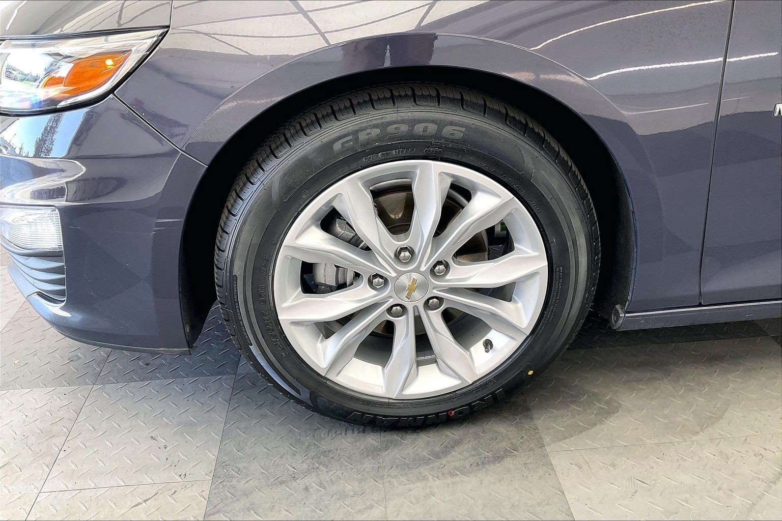 Used 2025 Chevrolet Malibu LT FWD image 8