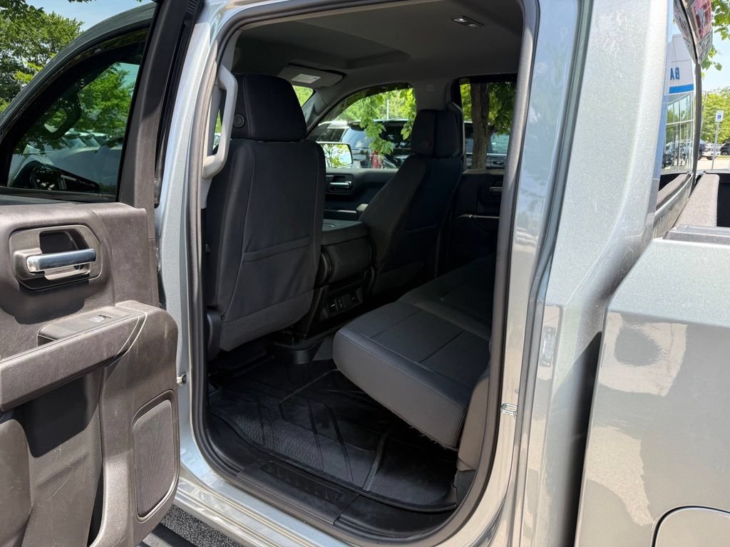 Used 2026 Chevrolet Silverado 1500 Custom w/ LPO, Dark Essentials Package AWD/4WD image 11