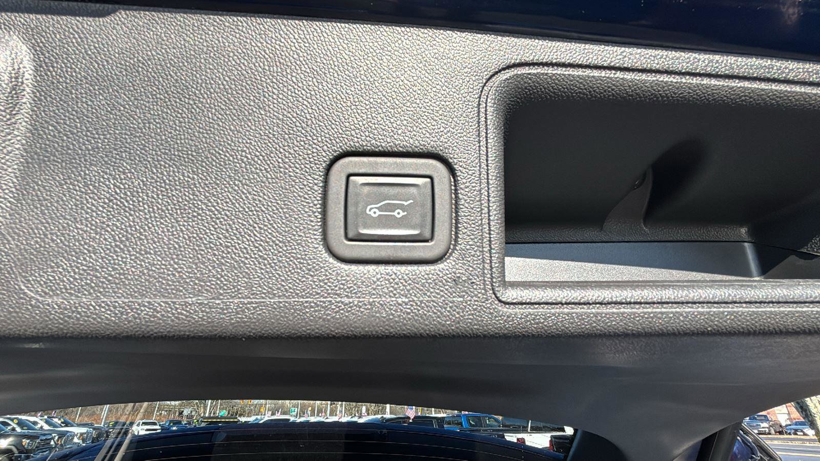 Used 2023 GMC Terrain Denali image 33