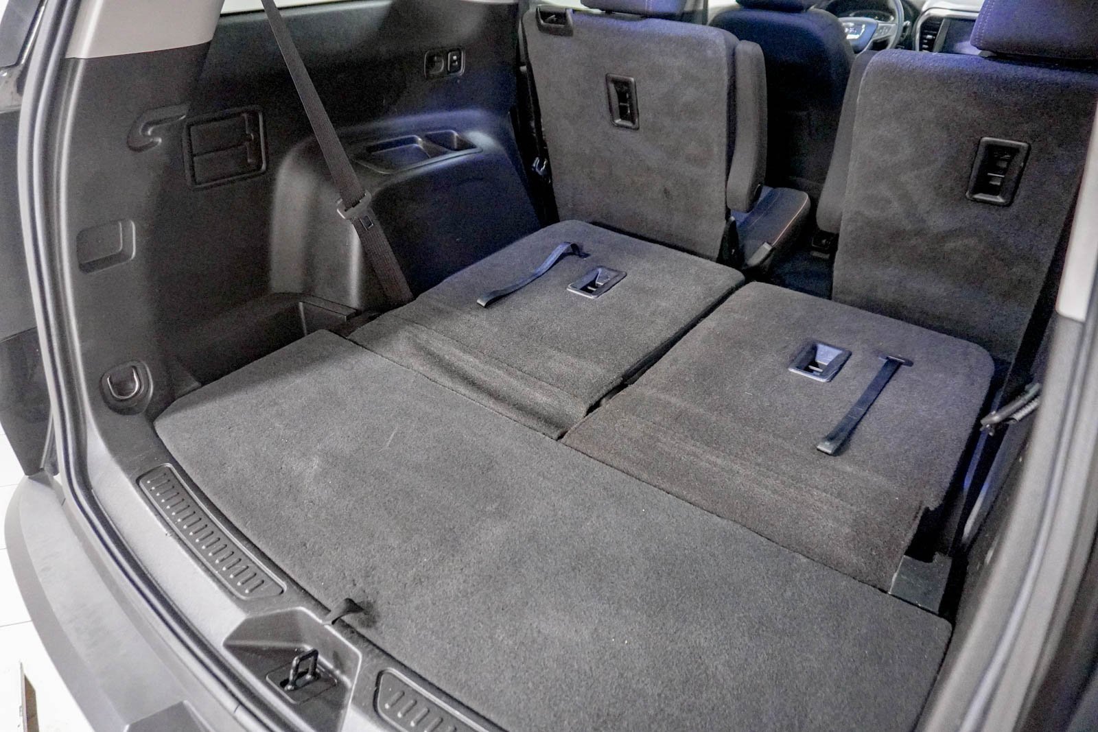 Used 2023 GMC Acadia AT4 image 9