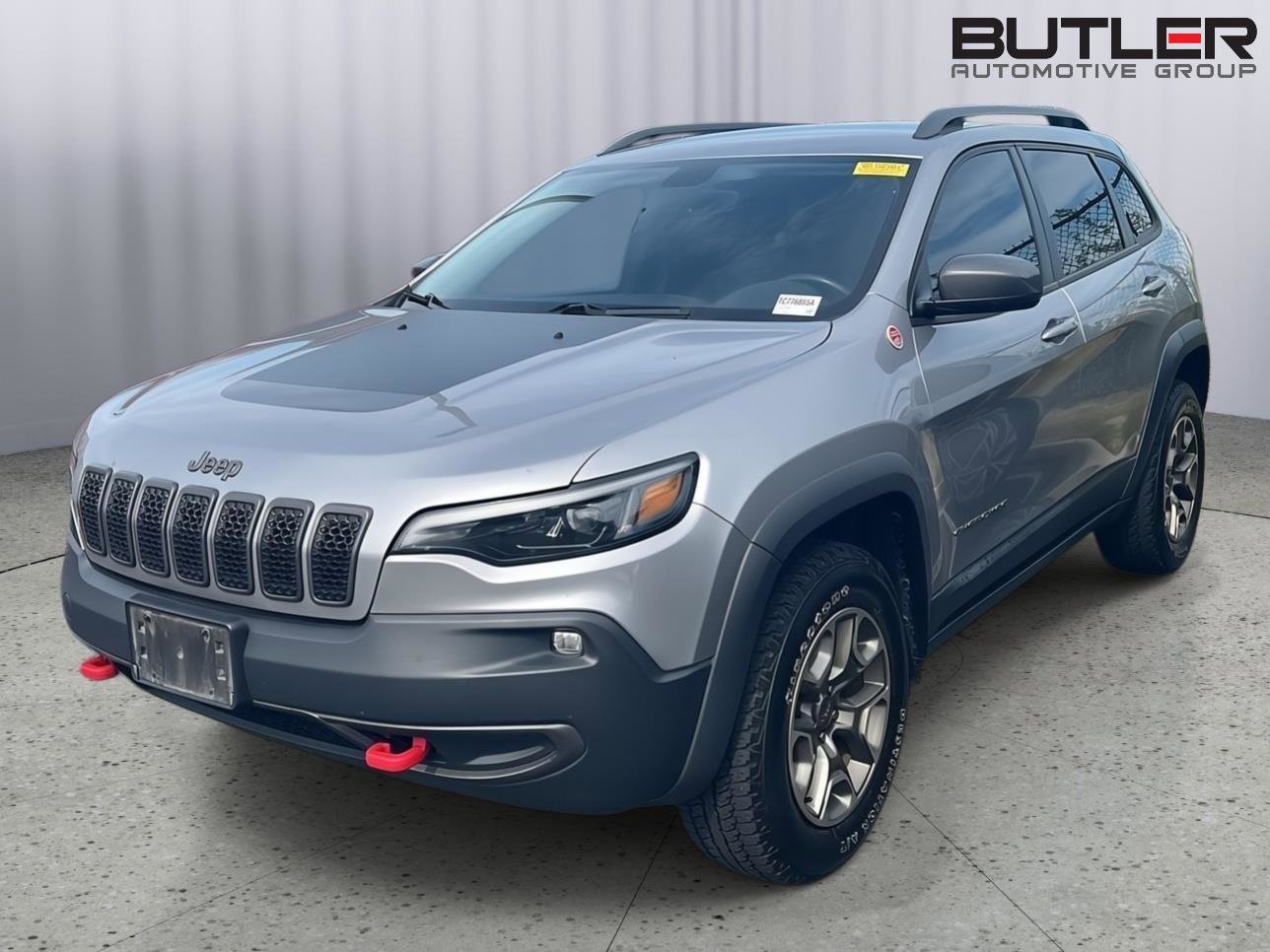 Used 2020 Jeep Cherokee Trailhawk image 2