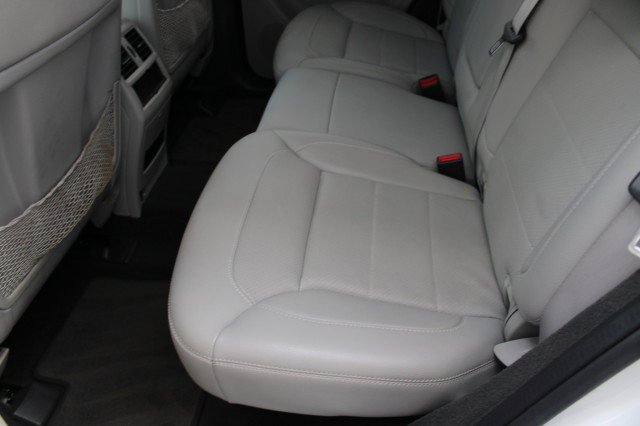 Used 2014 Mercedes-Benz ML 350 BlueTEC 4MATIC w/ Premium 1 Package image 20