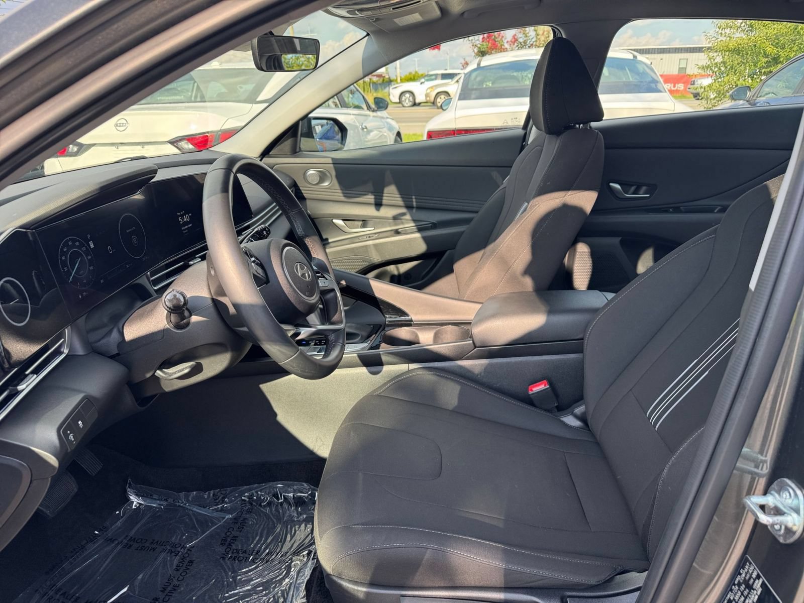 Used 2025 Hyundai Elantra SEL FWD image 25