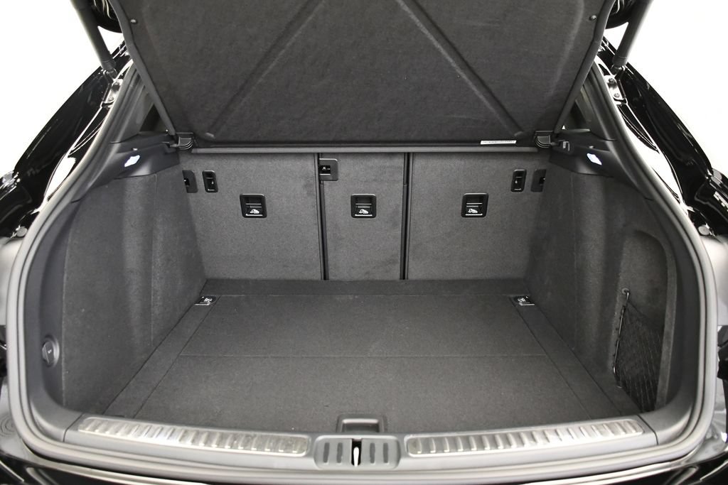 Certified 2026 Porsche Macan AWD/4WD image 58
