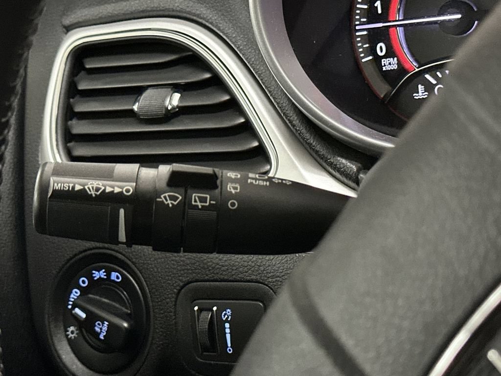 Used 2018 Dodge Journey SXT w/ Connectivity Group FWD image 43
