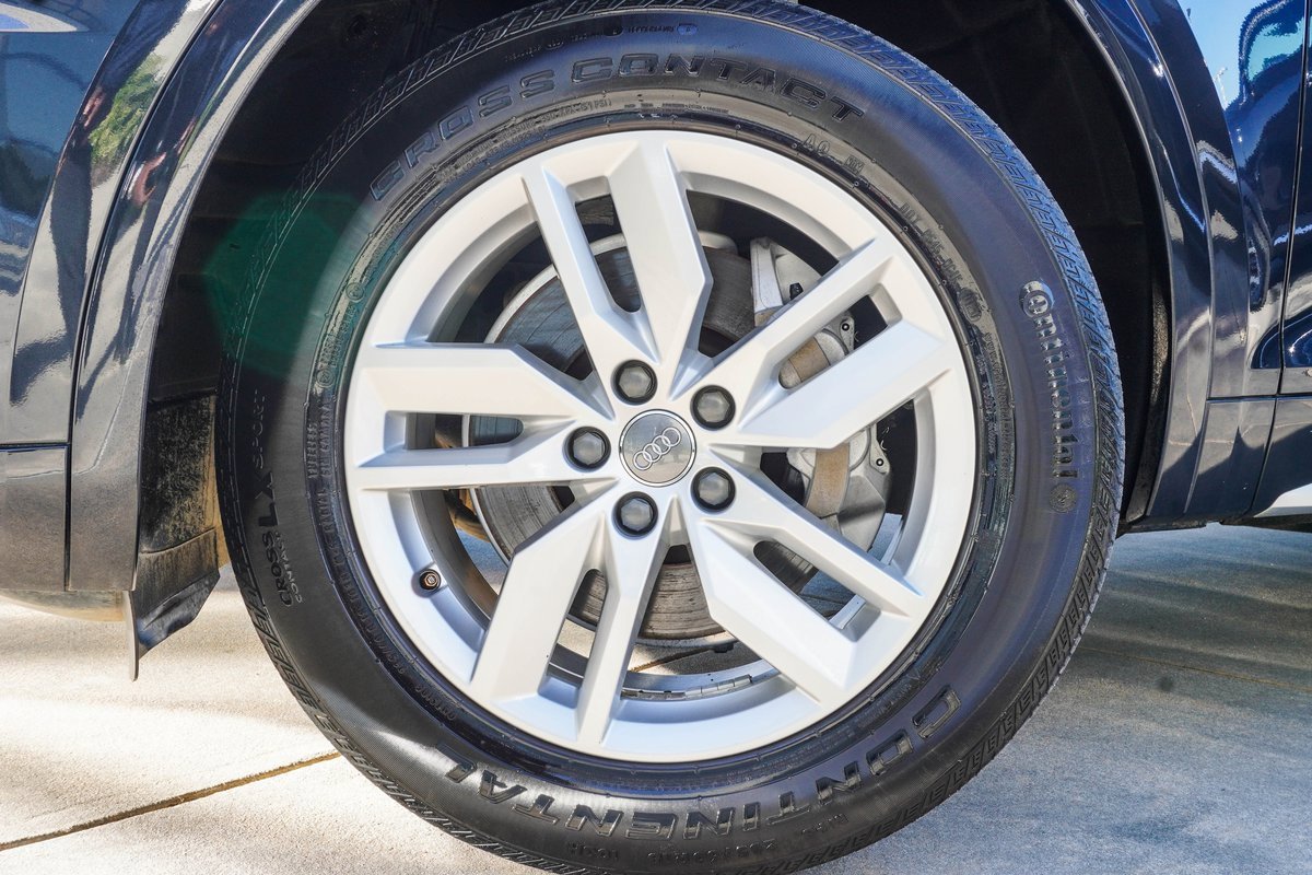 Used 2020 Audi Q5 2.0T Premium w/ Convenience Package image 2