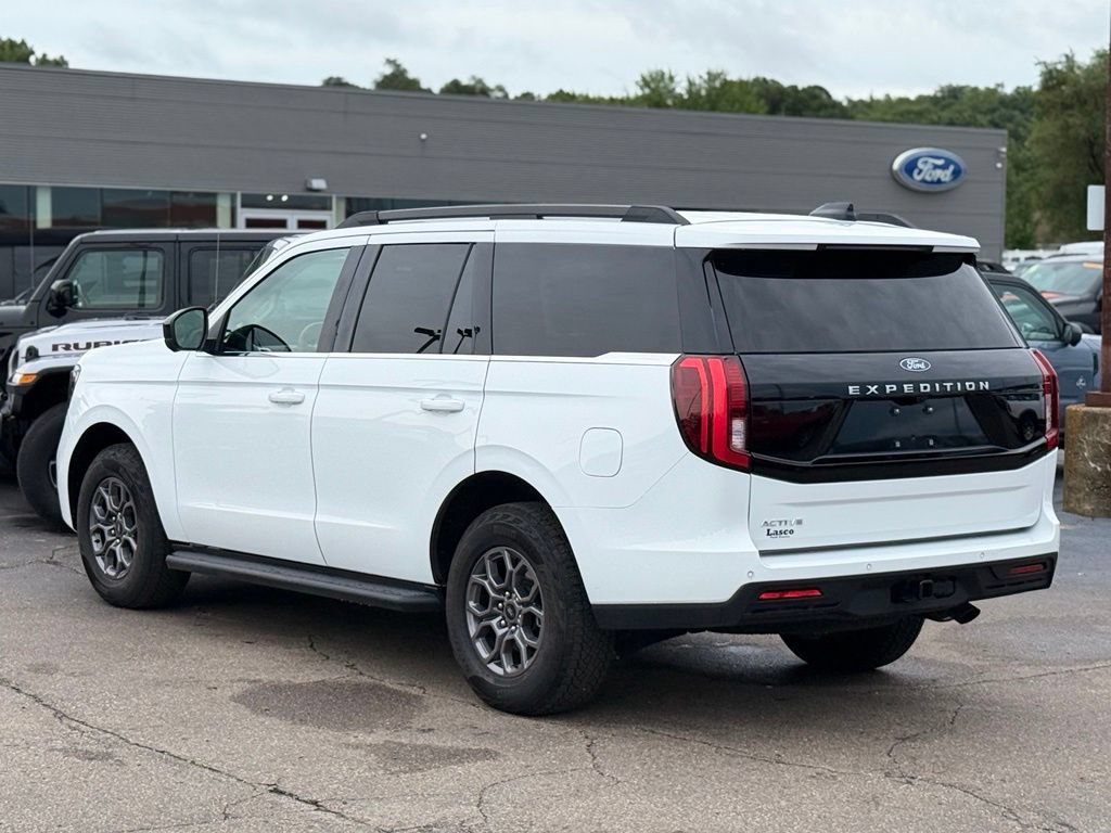 Used 2025 Ford Expedition Active AWD/4WD image 39