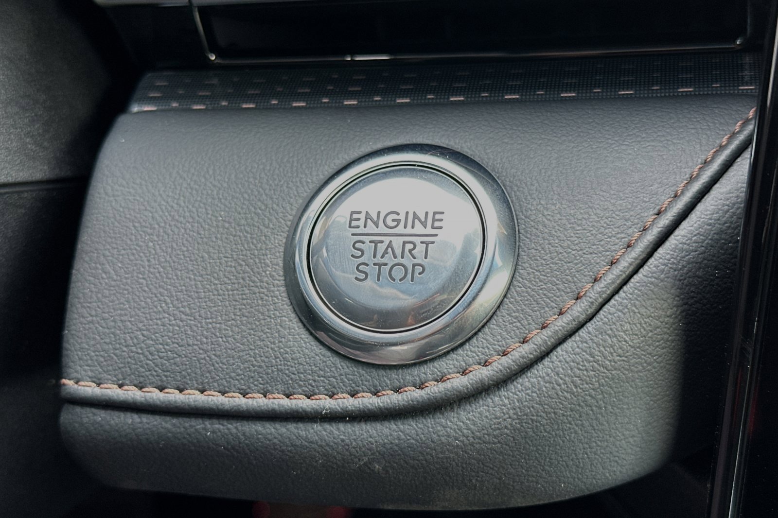 New 2024 Lincoln Nautilus Reserve w/ Equipment Group 202A image 18