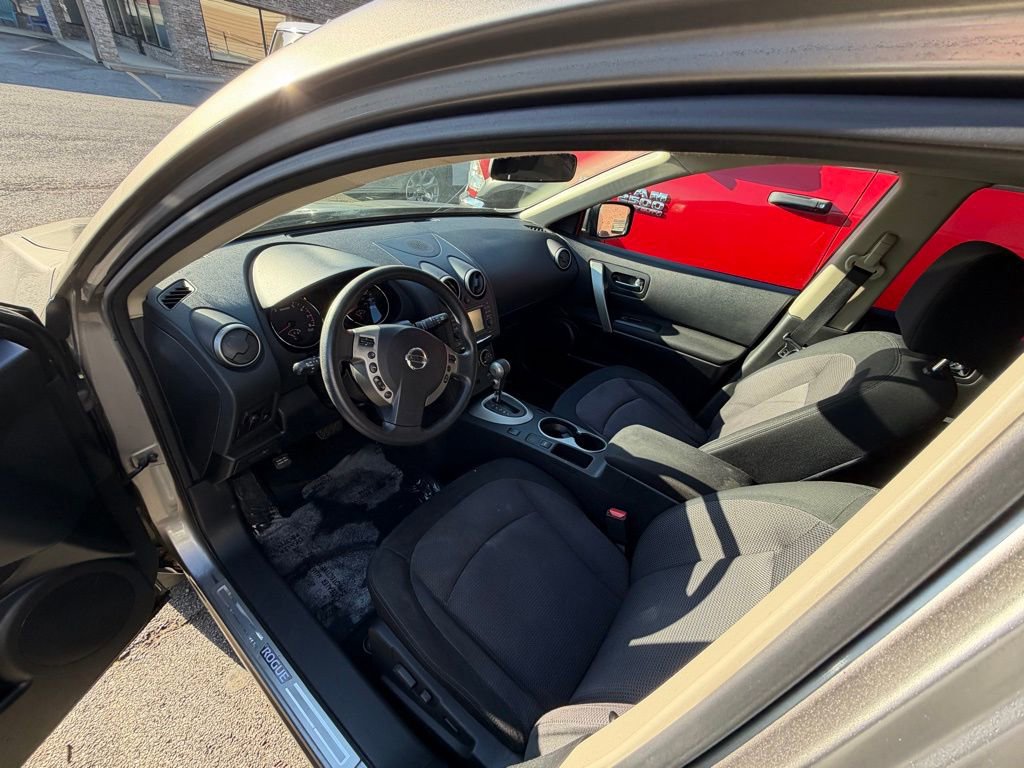 Used 2012 Nissan Rogue SV w/ Premium Pkg image 9
