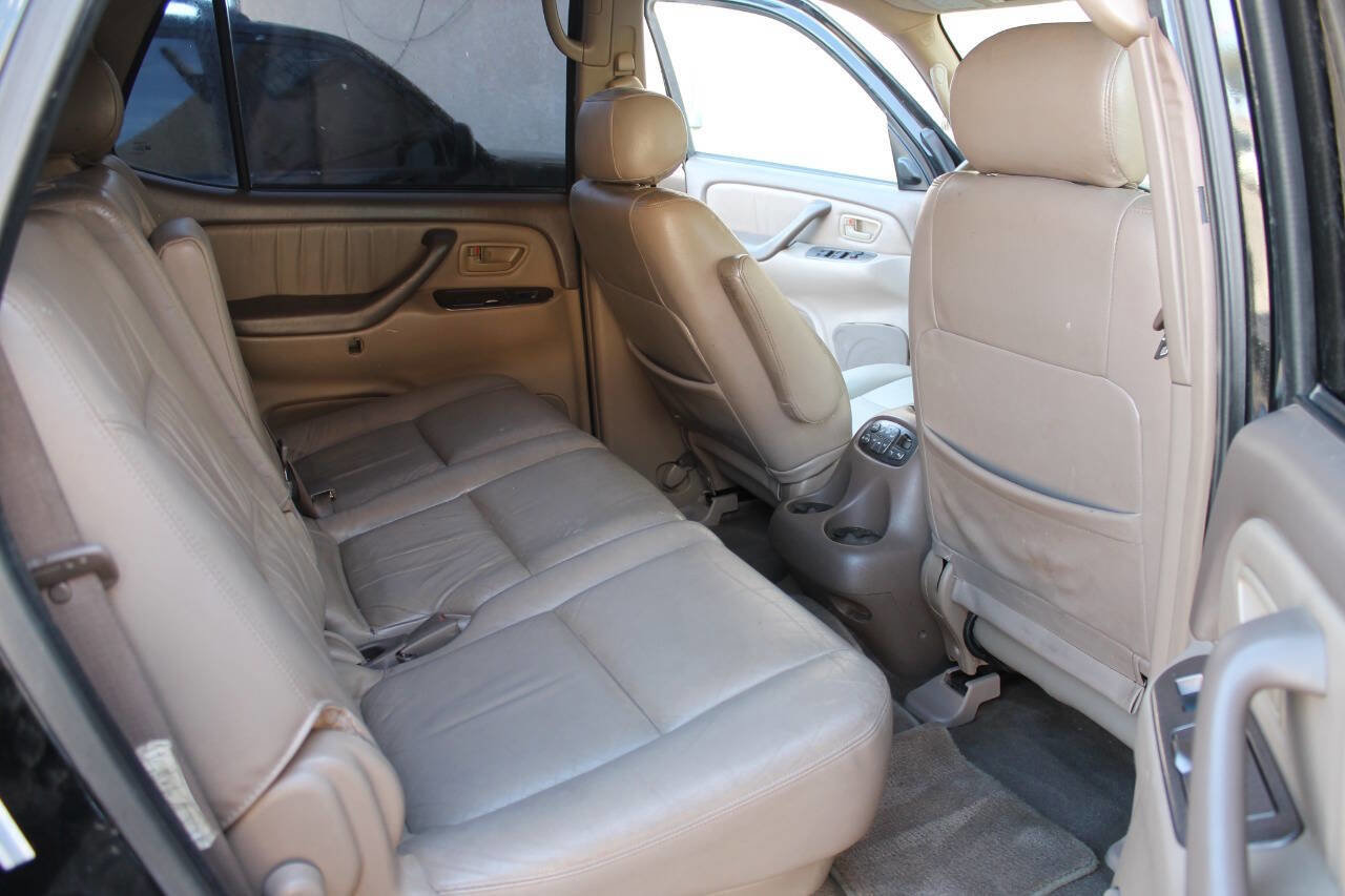 Used 2003 Toyota Sequoia Limited RWD image 32