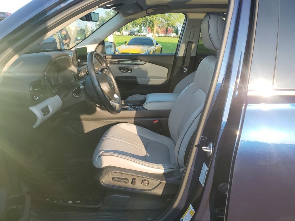 Used 2023 Honda Pilot Elite image 14
