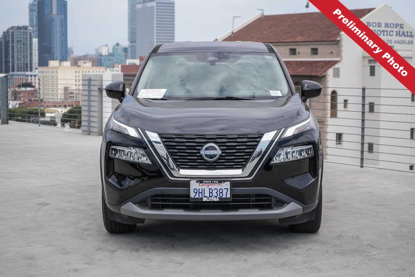 Used 2023 Nissan Rogue SV FWD image 2