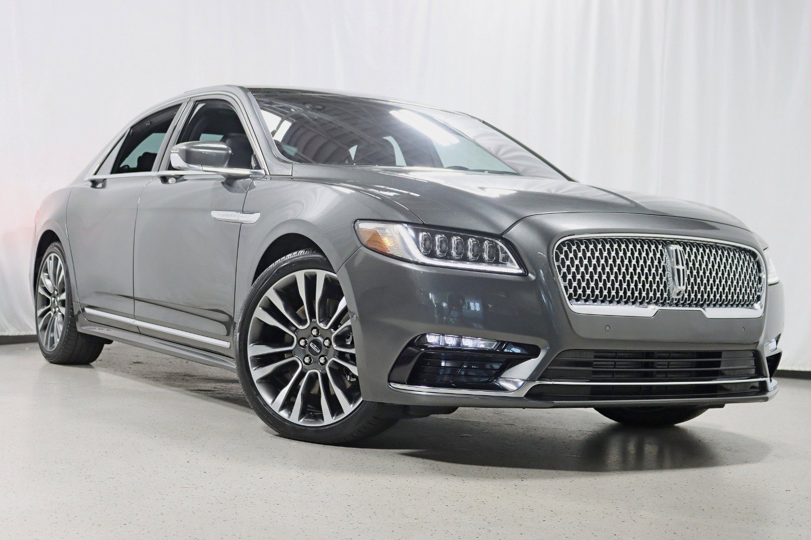 Used 2019 Lincoln Continental Reserve w/ Rear Seat Package AWD/4WD image 7