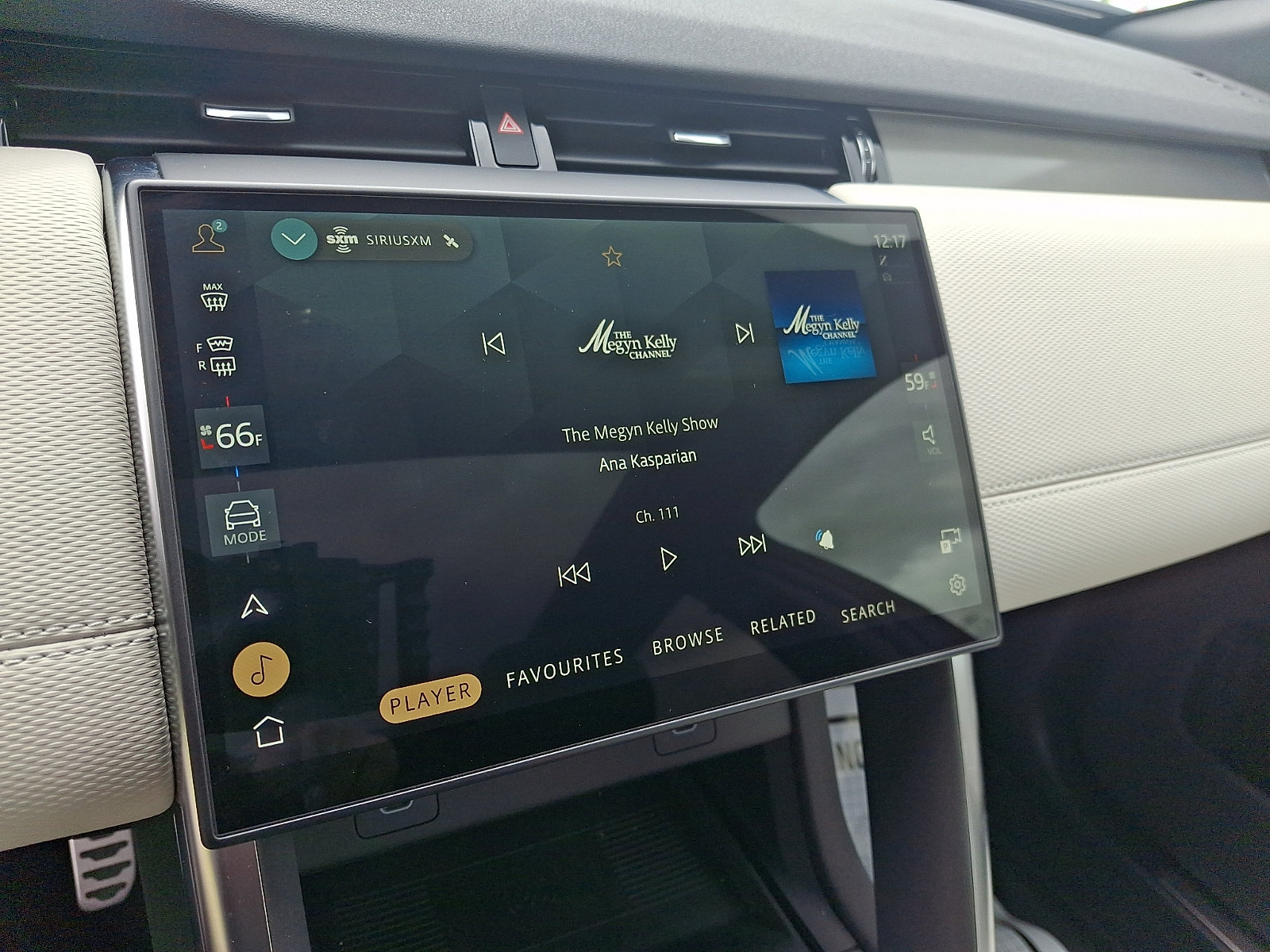 New 2025 Land Rover Discovery Sport Dynamic SE AWD/4WD image 15
