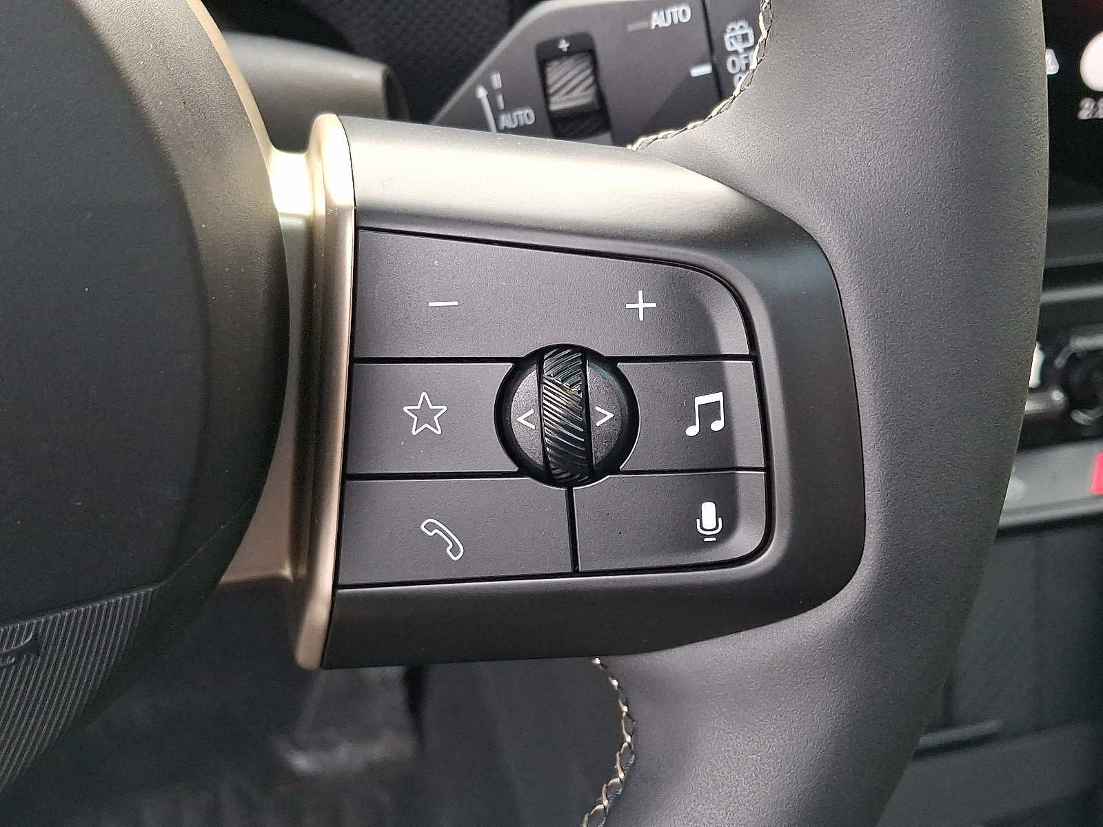 Certified 2025 MINI Cooper S image 23