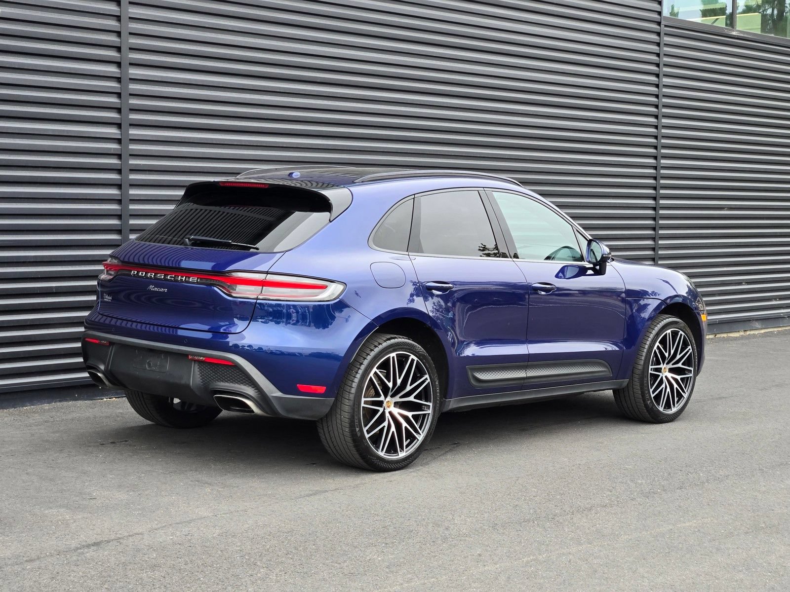 Used 2024 Porsche Macan AWD/4WD image 7