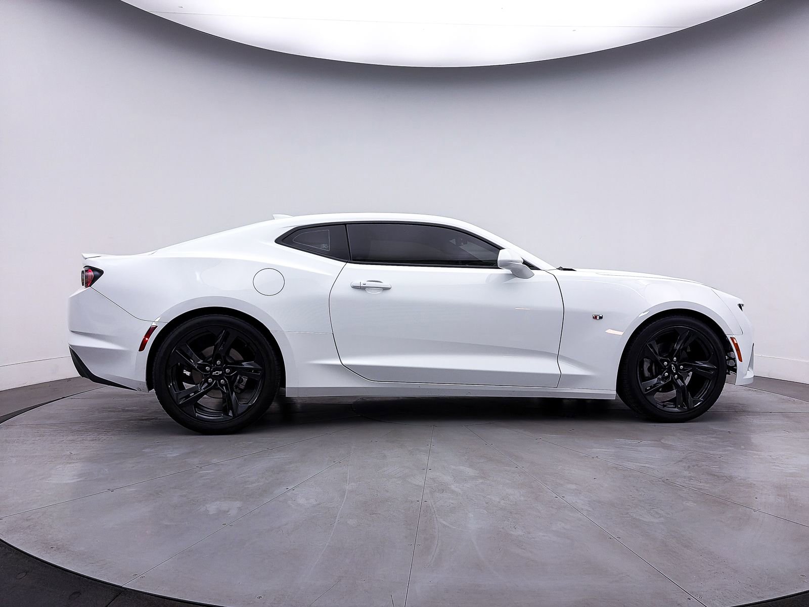 Used 2020 Chevrolet Camaro LT w/ RS Package image 39