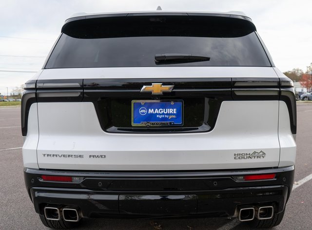 Used 2025 Chevrolet Traverse High Country image 7