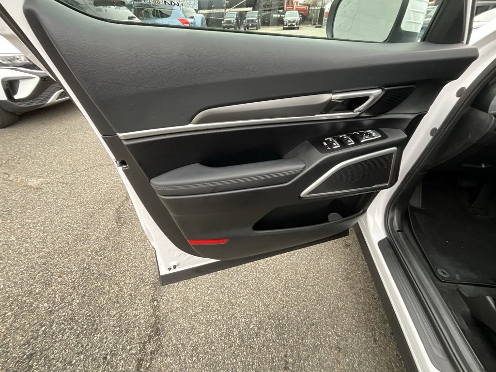 Used 2022 Kia Telluride LX image 11