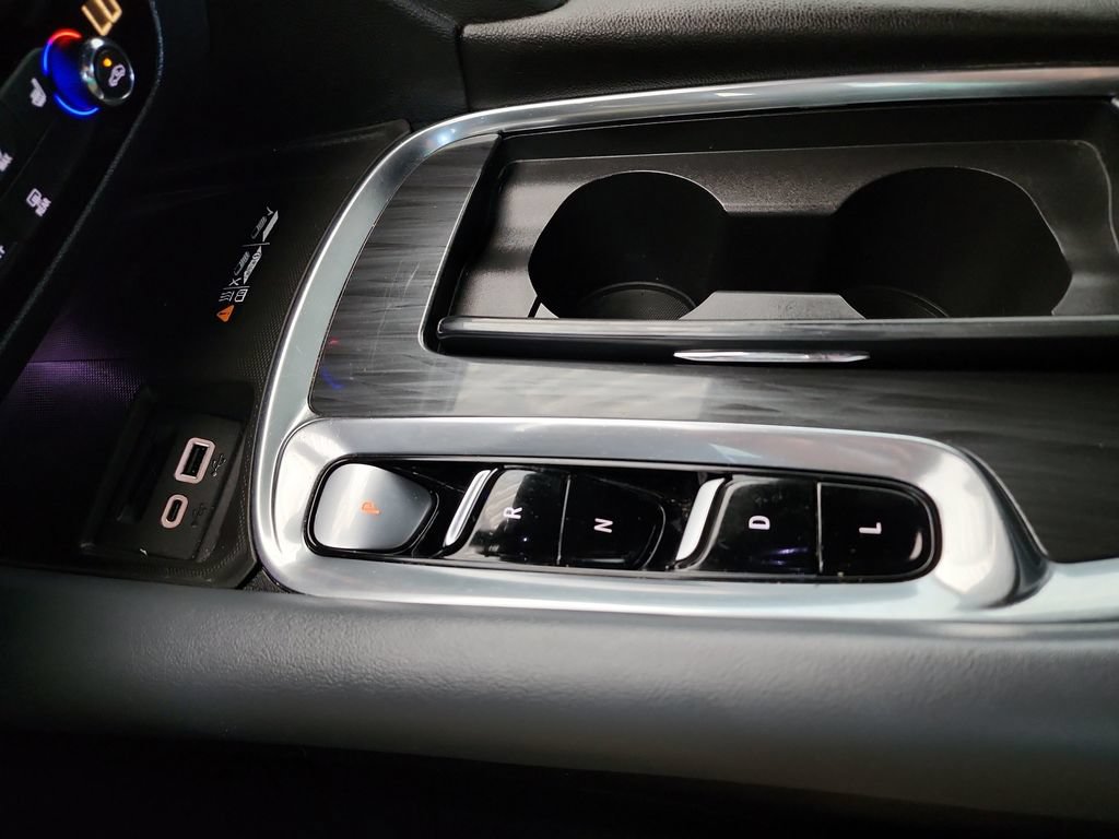 Used 2022 Buick Enclave Essence w/ Sport Touring Edition FWD image 27