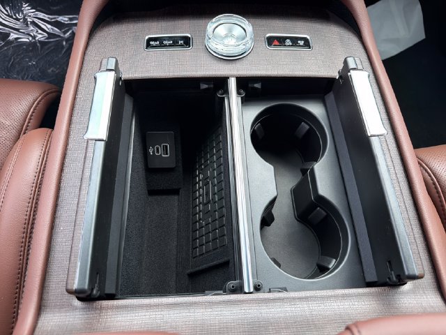 New 2026 Lincoln Navigator Reserve AWD/4WD image 32